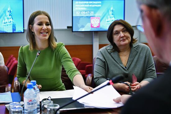 Ksenia Sobchak files paperwork to run for Russia's president