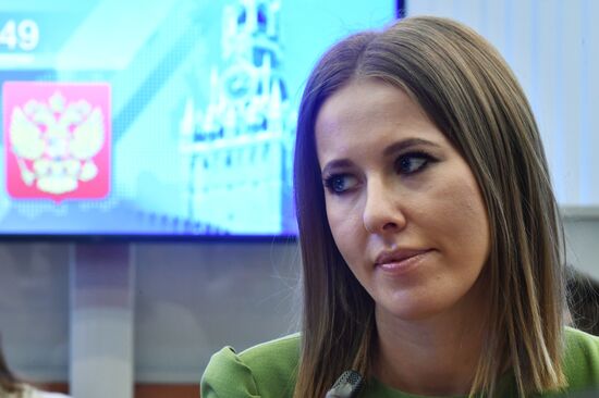 Ksenia Sobchak files paperwork to run for Russia's president