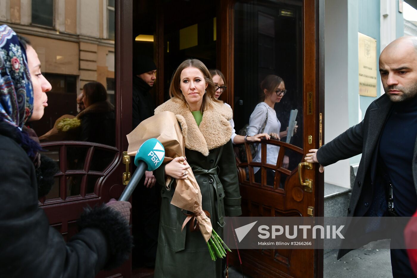 Ksenia Sobchak files paperwork to run for Russia's president