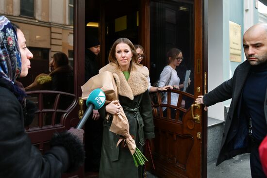 Ksenia Sobchak files paperwork to run for Russia's president