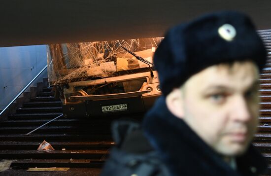 Bus went into underpass in the west of Moscow