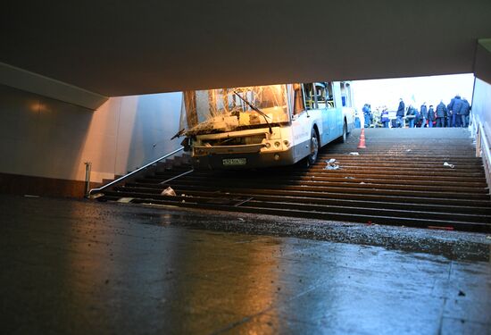 Bus went into underpass in the west of Moscow