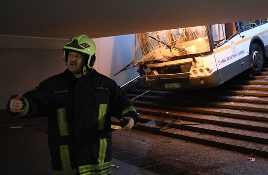 Bus went into underpass in the west of Moscow