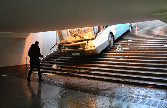 Bus went into underpass in the west of Moscow