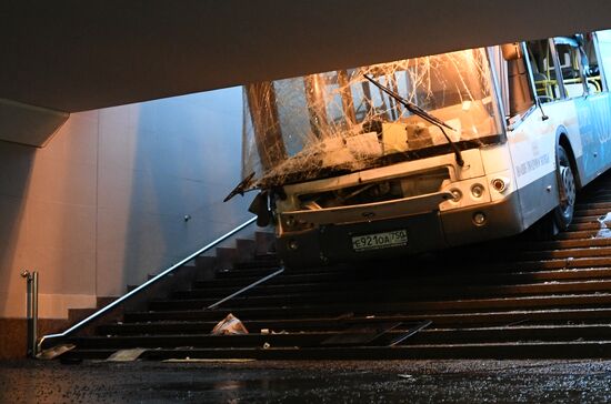 Bus goes into underpass in the west of Moscow