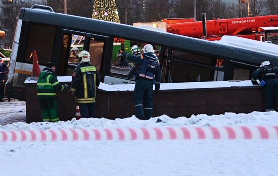Bus went into underpass in the west of Moscow