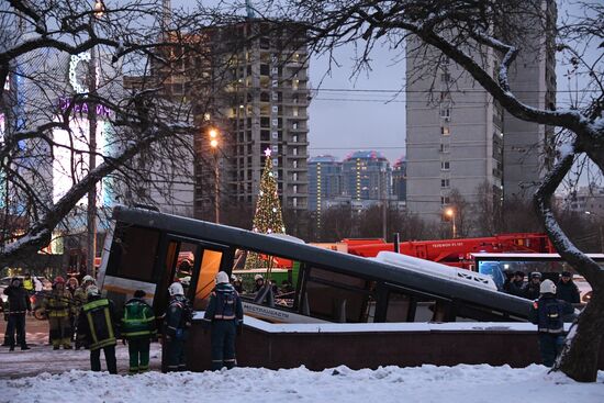 Bus went into underpass in the west of Moscow