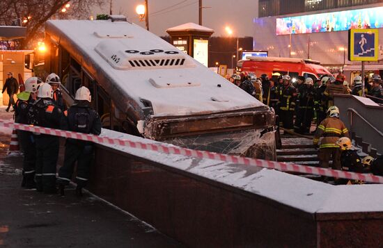Bus went into underpass in the west of Moscow