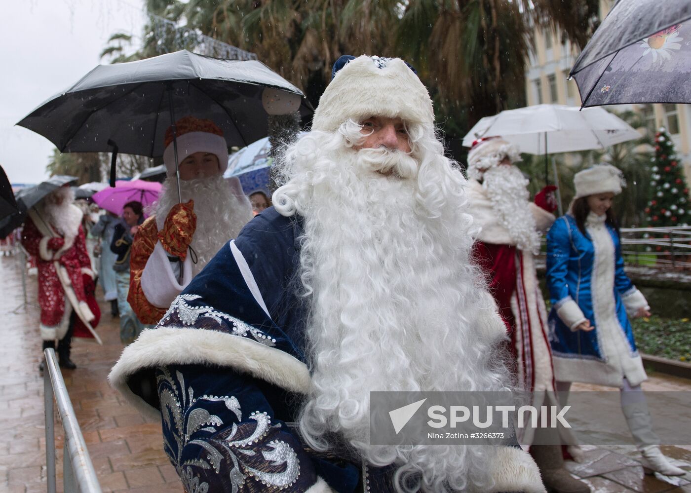 Parade of Fathers Frosts