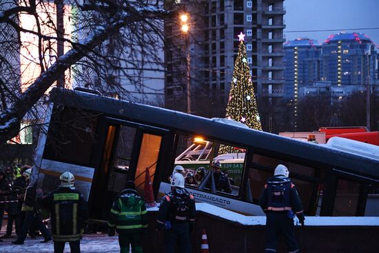 Bus went into underpass in the west of Moscow