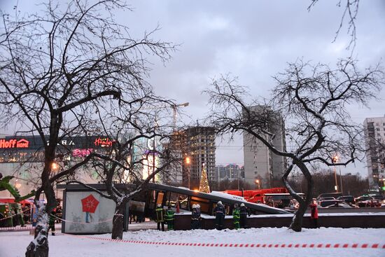 Bus went into underpass in the west of Moscow