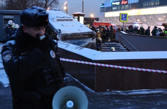 Bus went into underpass in the west of Moscow