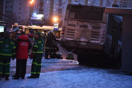 Bus went into underpass in the west of Moscow