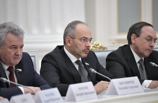 President Vladimir Putin meets with leadership of Federal Assembly's chambers