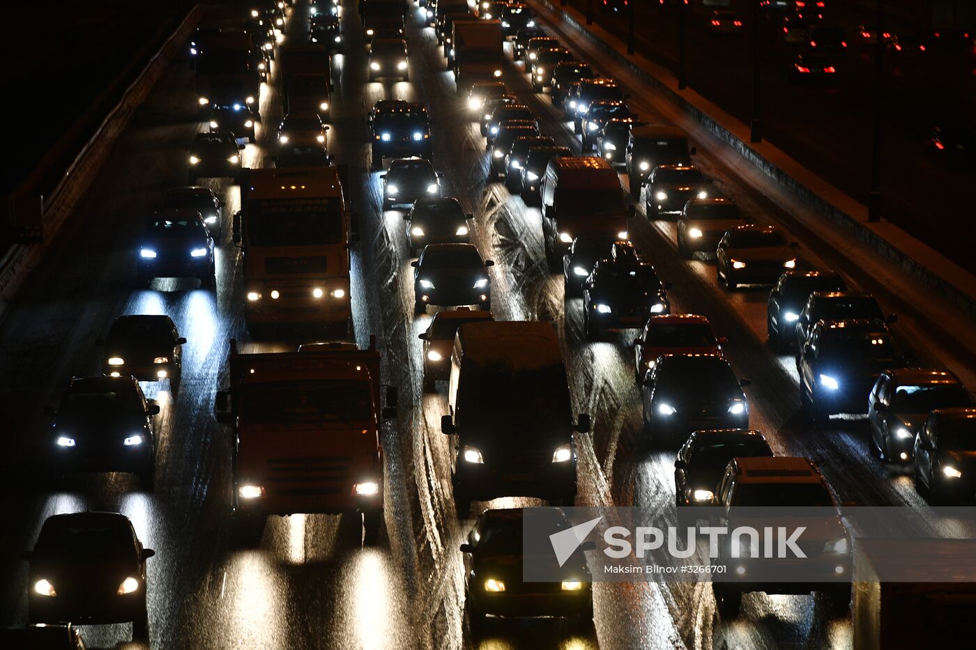 Car traffic on MKAD