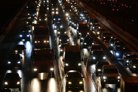 Car traffic on MKAD