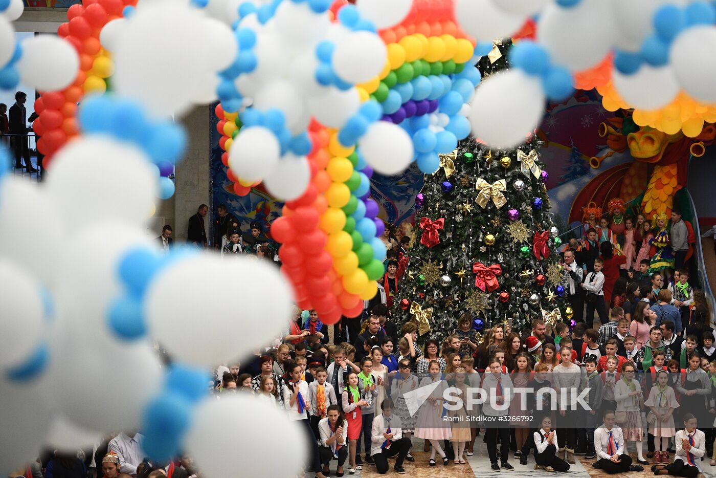 State Kremlin Palace hosts National Christmas Tree Party