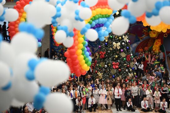 State Kremlin Palace hosts National Christmas Tree Party