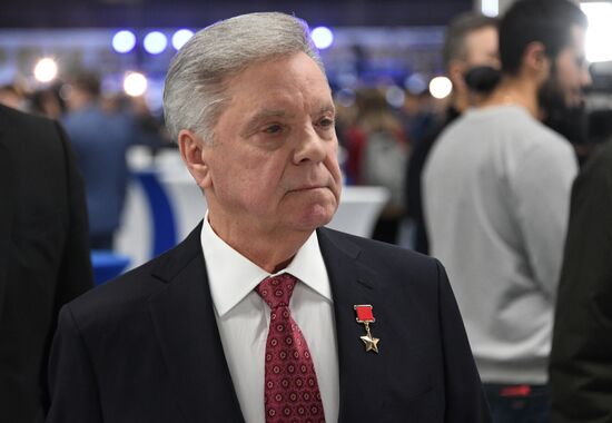 Meeting of initiative group to nominate Vladimir Putin presidential candidate