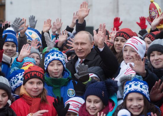 President Vladimir Putin meets with guests of Kremlin New Year's party