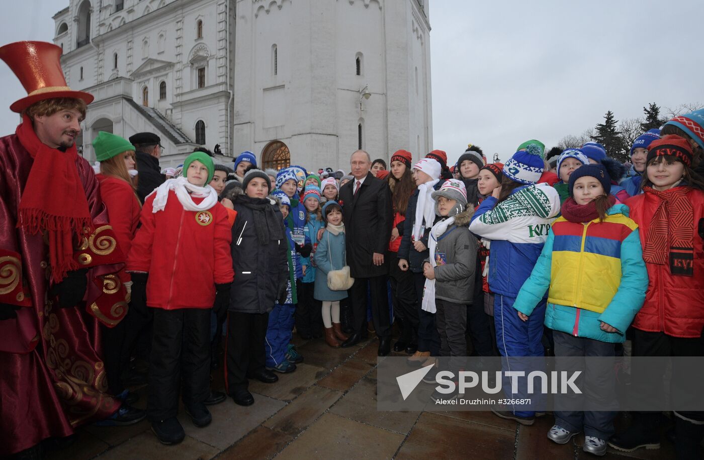 President Vladimir Putin meets with guests of Kremlin New Year's party