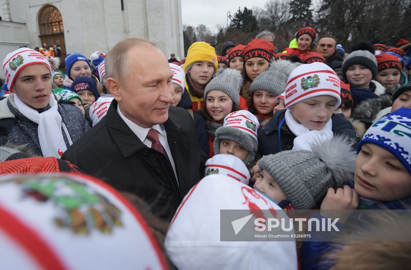 President Vladimir Putin meets with guests of Kremlin New Year's party