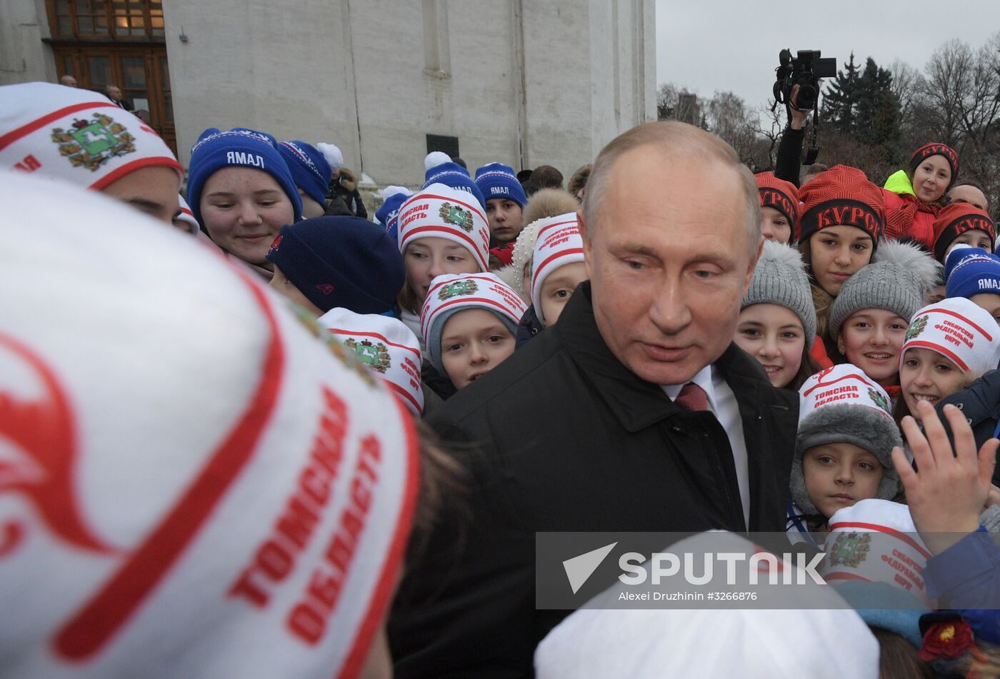 President Vladimir Putin meets with guests of Kremlin New Year's party