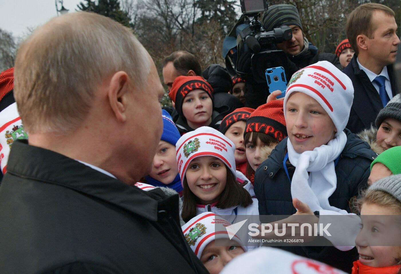 President Vladimir Putin meets with guests of Kremlin New Year's party