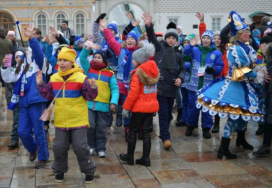 President Vladimir Putin meets with guests of Kremlin New Year's party