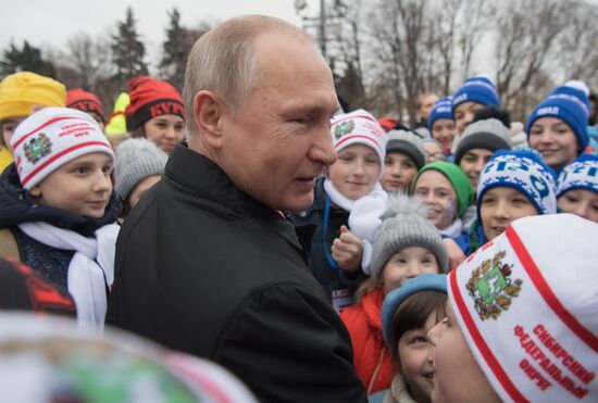 President Vladimir Putin meets with guests of Kremlin New Year's party