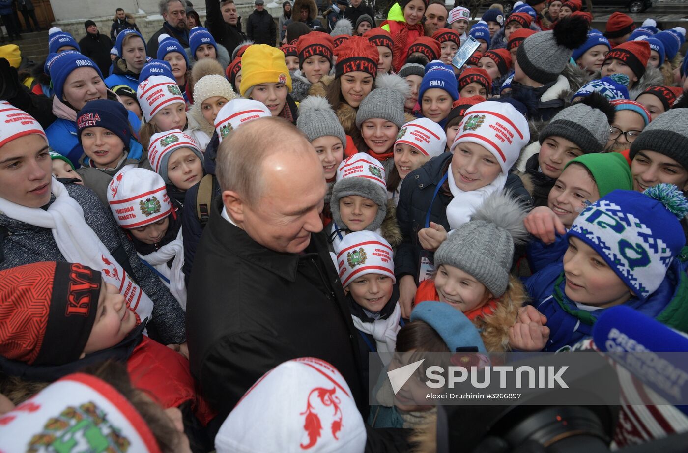 President Vladimir Putin meets with guests of Kremlin New Year's party