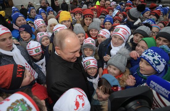 President Vladimir Putin meets with guests of Kremlin New Year's party