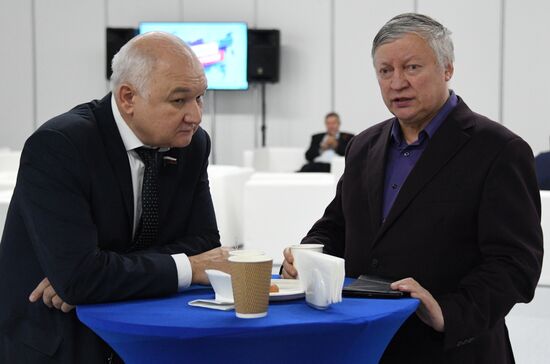 Meeting of initiative group to nominate Vladimir Putin presidential candidate