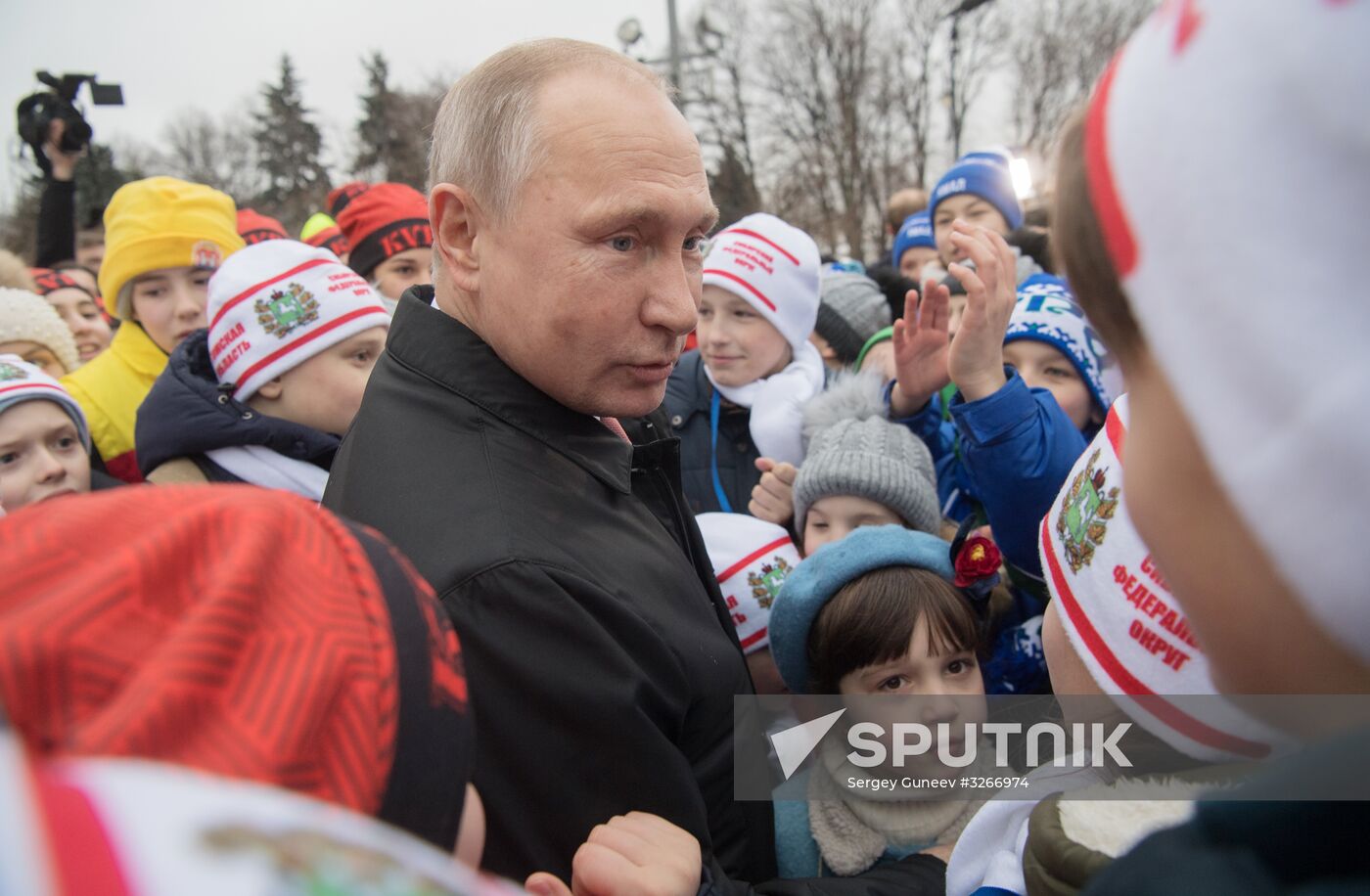 President Vladimir Putin meets with guests of Kremlin New Year's party