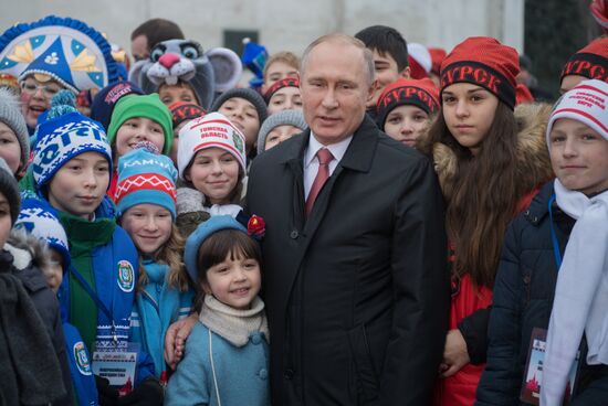 President Vladimir Putin meets with guests of Kremlin New Year's party