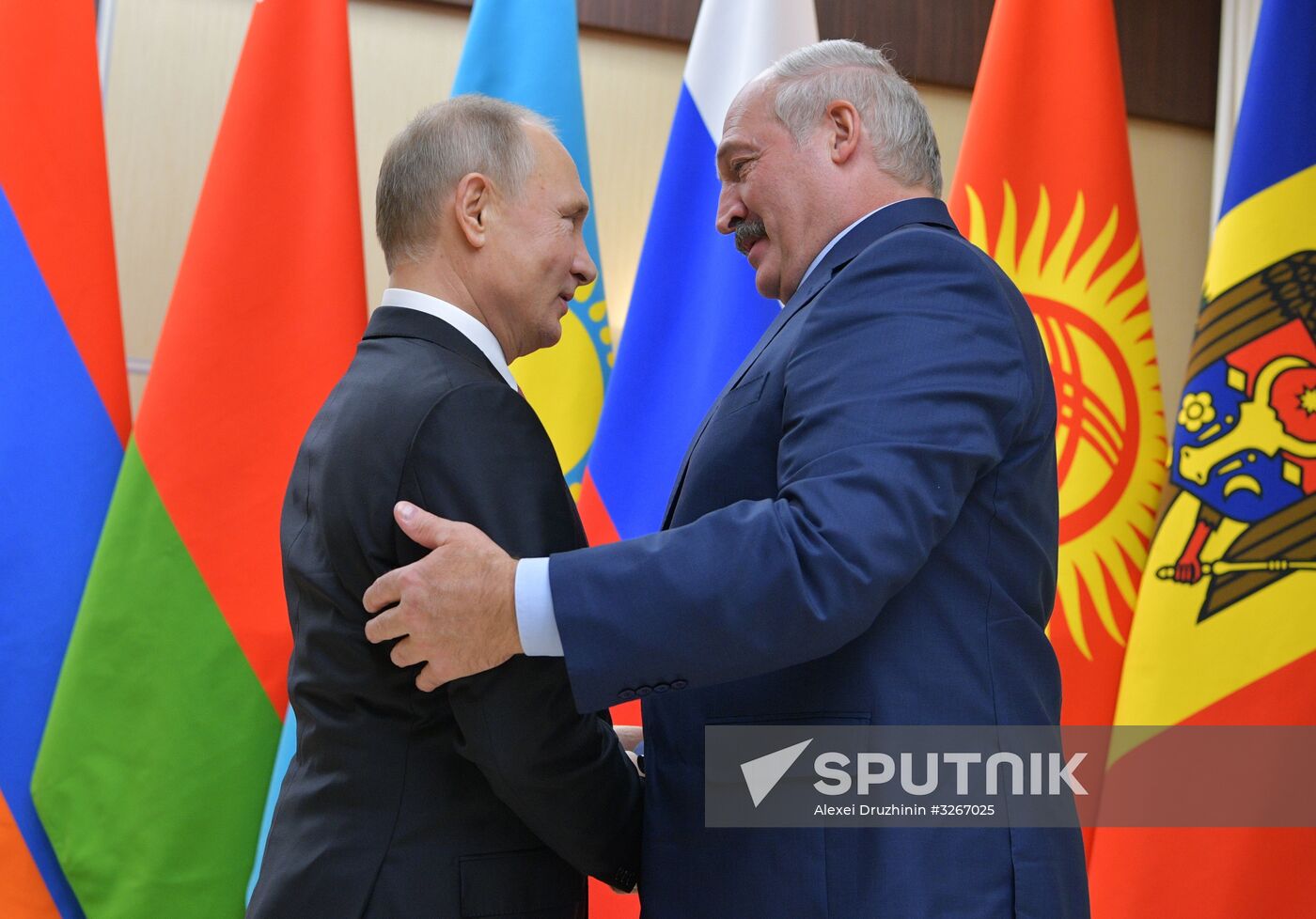 President Putin takes part in CIS leaders' informal meeting