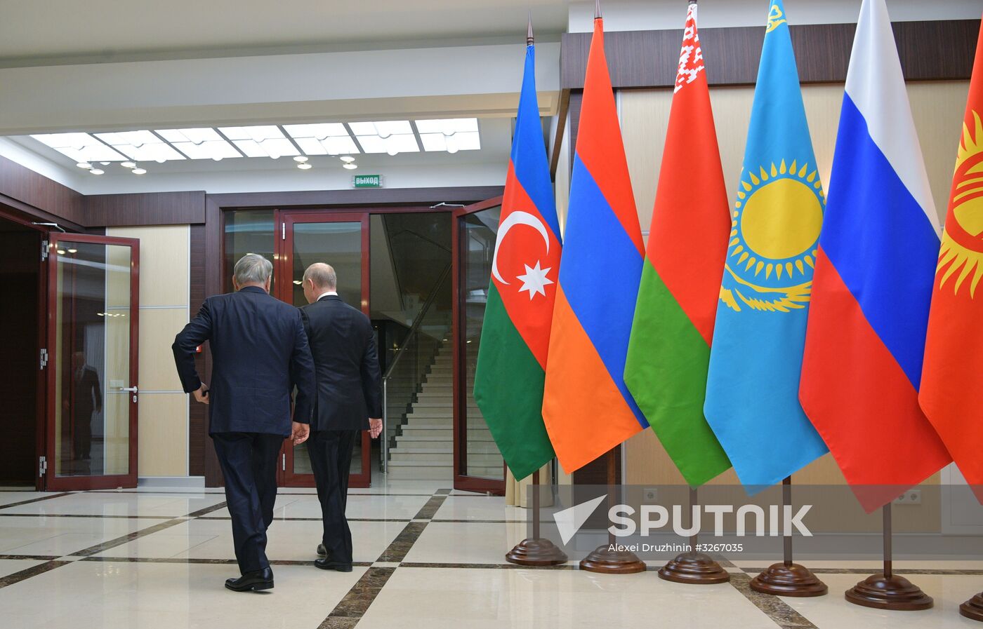 President Putin takes part in CIS leaders' informal meeting