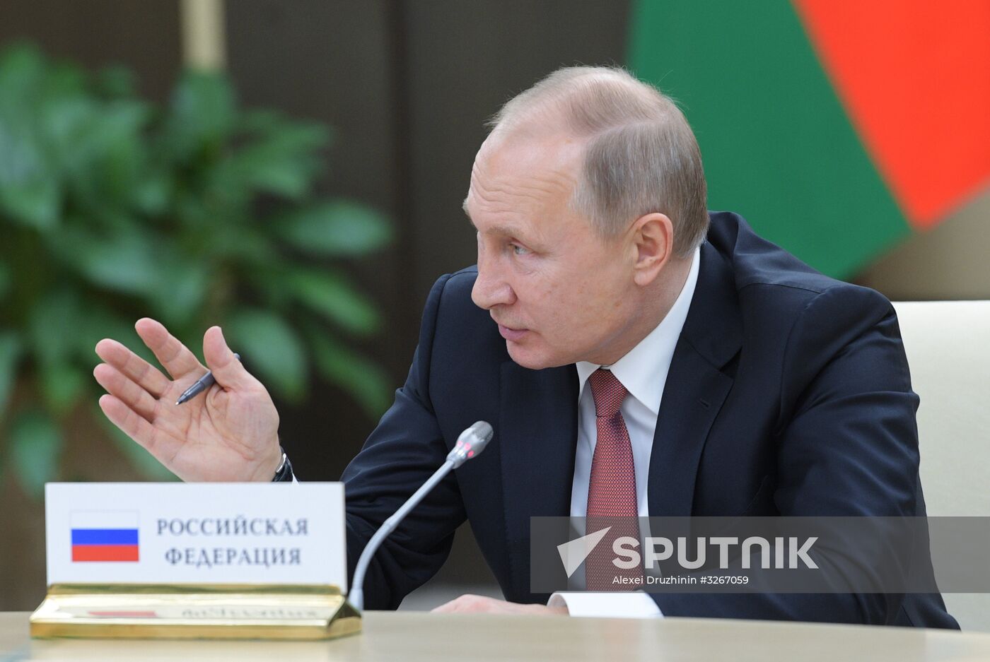 President Putin takes part in CIS leaders' informal meeting