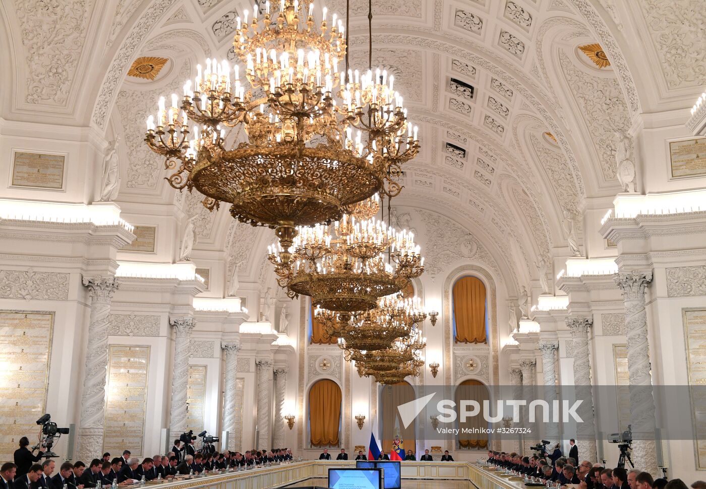 President Putin chairs meeting of State Council on regions' investment attractiveness