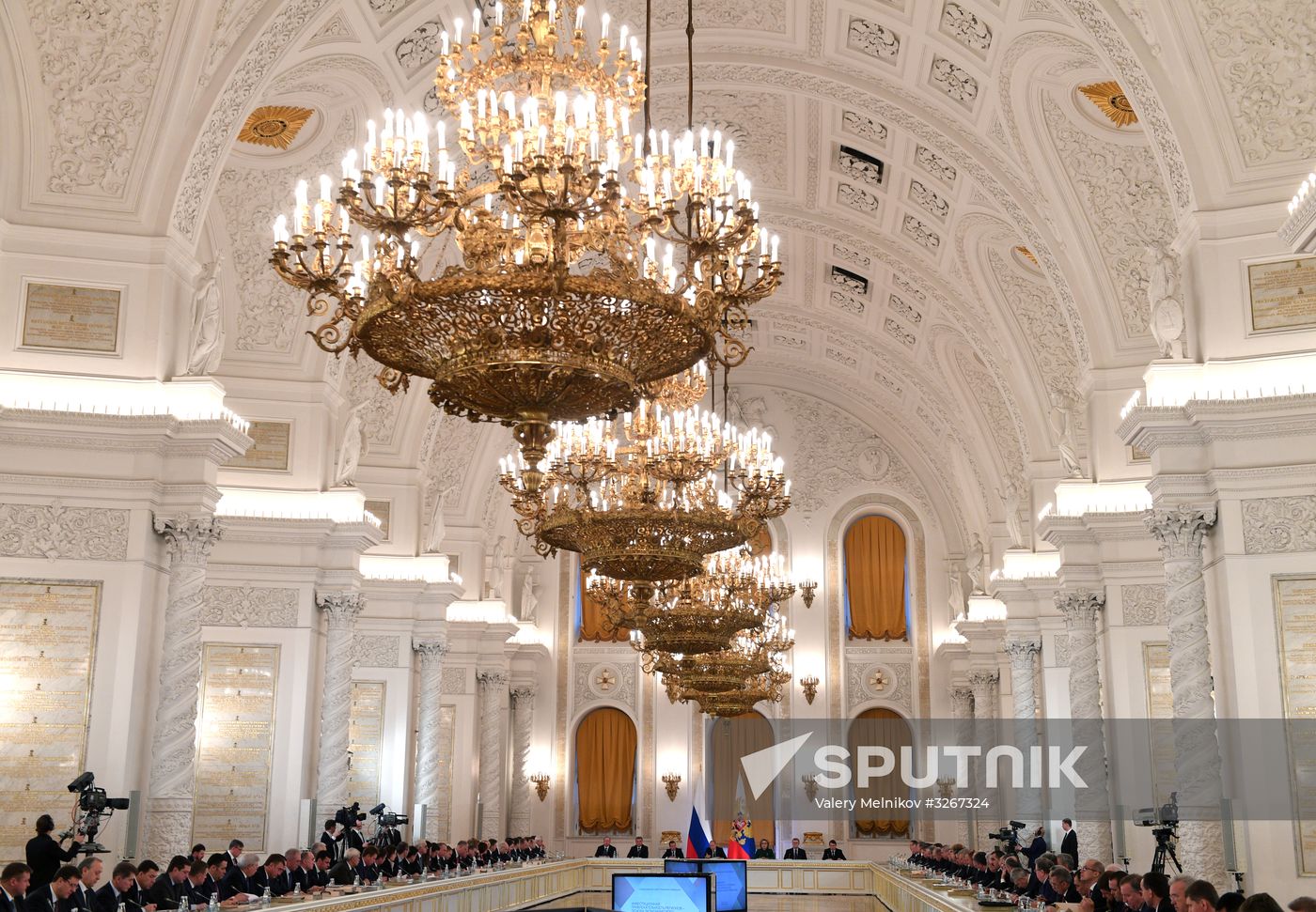 President Putin chairs meeting of State Council on regions' investment attractiveness