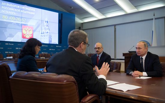 Vladimir Putin submits documents to Central Electoral Commission to register as presidential candidate