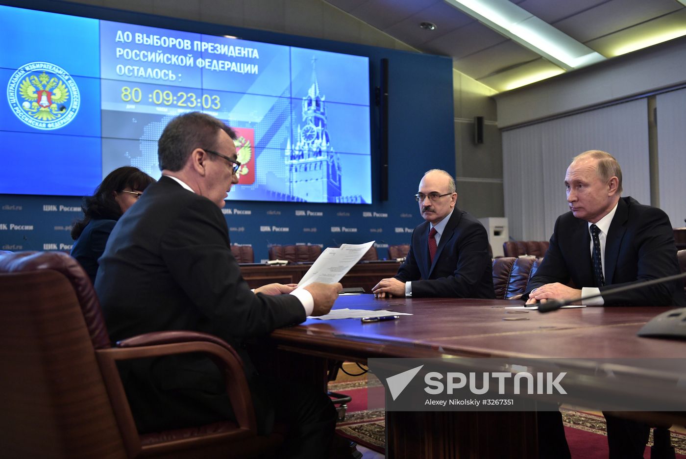 Vladimir Putin submits documents to Central Electoral Commission to register as presidential candidate