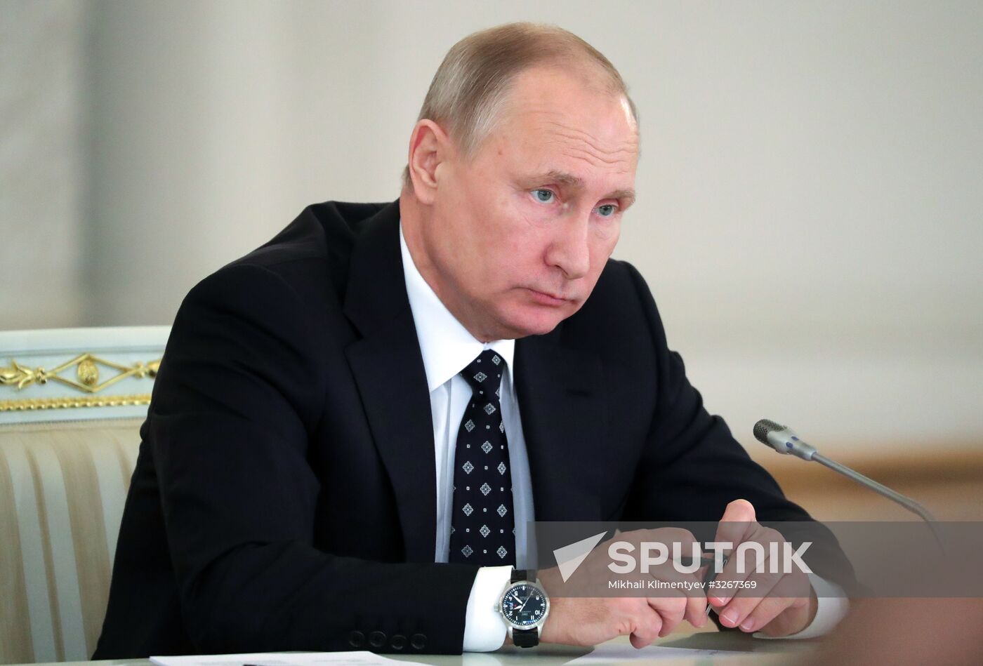 President Putin chairs meeting of State Council on regions' investment attractiveness