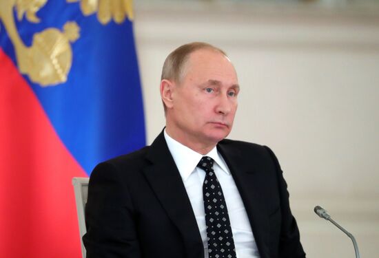 President Putin chairs meeting of State Council on regions' investment attractiveness