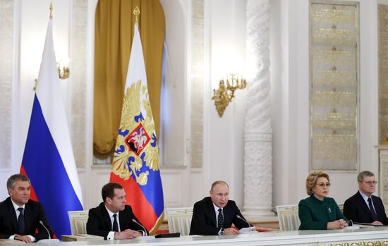 President Putin chairs meeting of State Council on regions' investment attractiveness