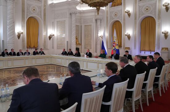 President Putin chairs meeting of State Council on regions' investment attractiveness