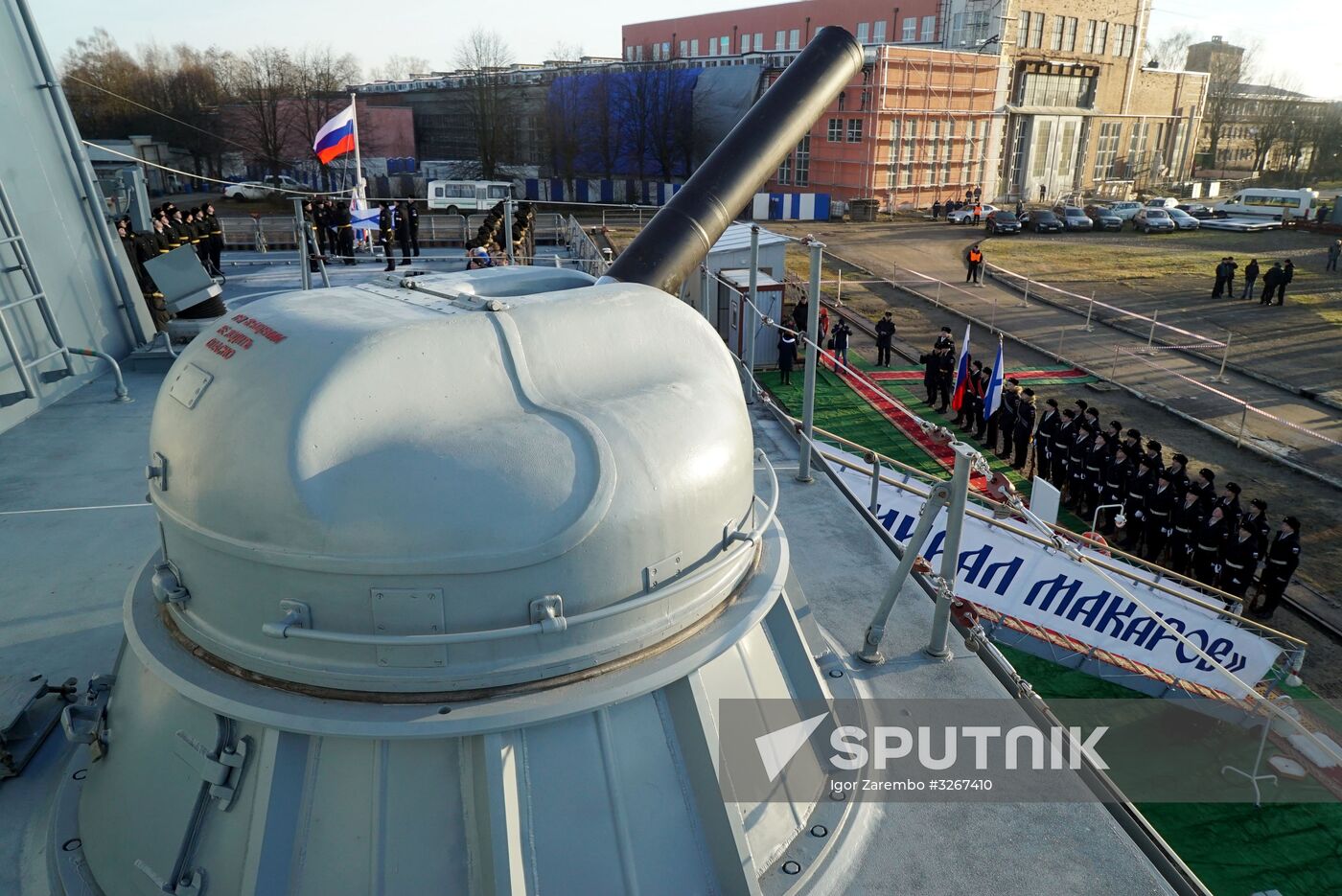 Naval ensign is raised on Admiral Makarov frigate in Kaliningrad