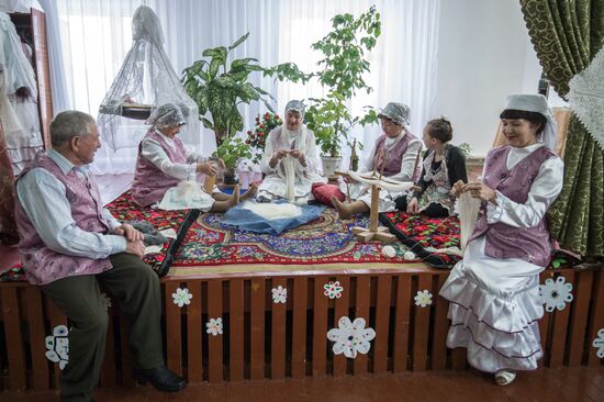 An evening gathering as a tradition