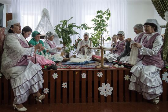An evening gathering as a tradition