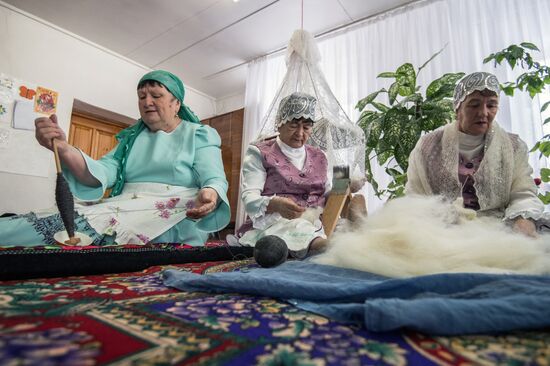 An evening gathering as a tradition